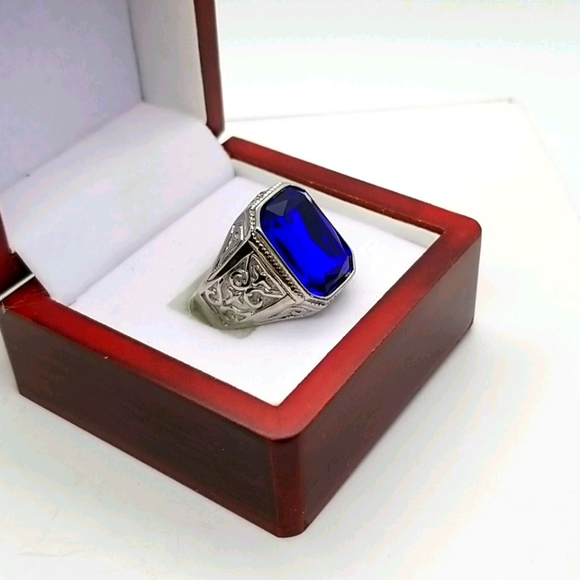 Mans ring - Picture 2 of 3